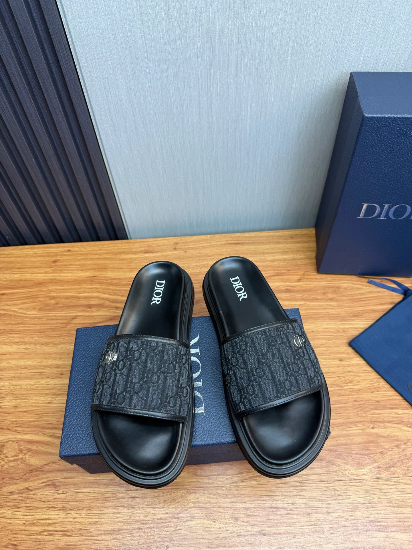 Men's shoes 260💰 Dior. Men's slippers🩴Official website 1:1 production 38-45 size 45 46 🉑️Customized original material shipped✅